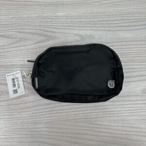 Lululemon Everywhere Belt Bag Unisex One Size 1L Black LU9AX2S Adjustable Strap